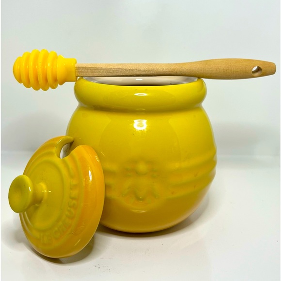 Le Creuset Kitchen Le Creuset Yellow 6 Oz Honey Pot With Dipper